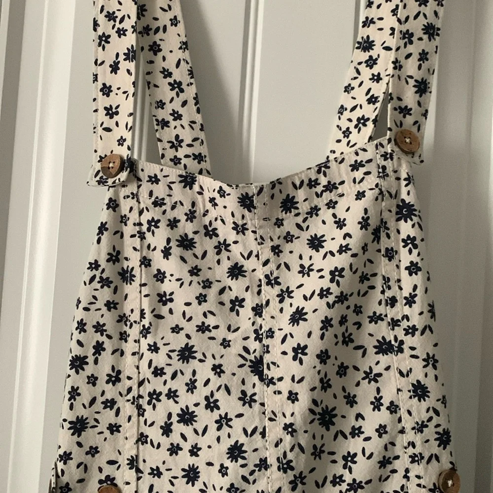 NWOT FREE PEOPLE Floral Colorblock Shortalls Overalls Romper in Blue White - Picture 6 of 10